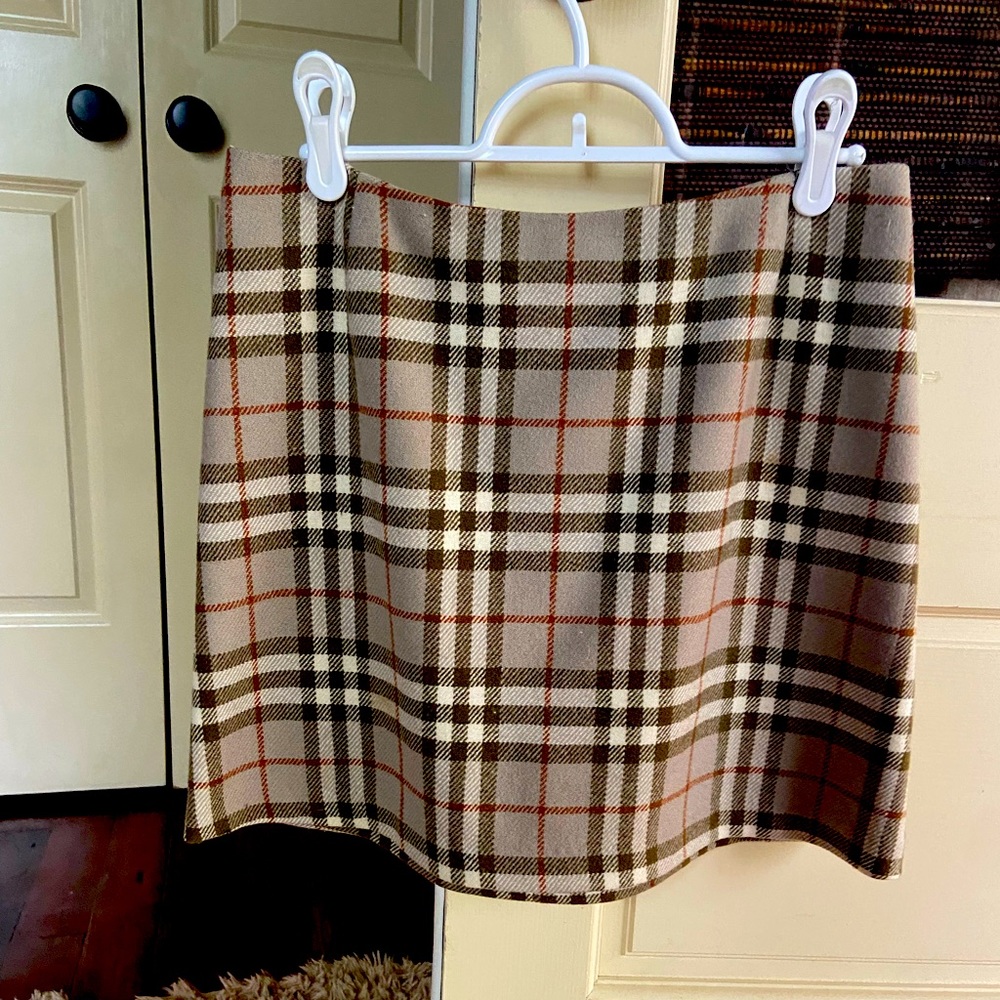 Gorgeous Burberry skirt size XS